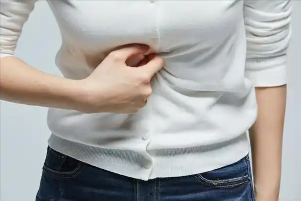 很多人常忽略！腎如果有病「晚上睡覺會有3現象」　醫生示警：「發現時通常太晚了...」