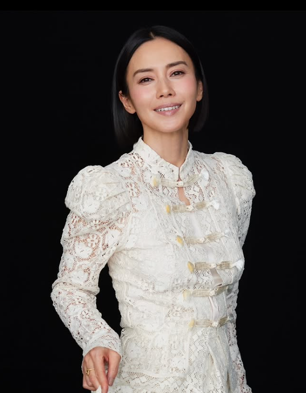 資深影后「背小三罵名10多年」男方改娶酒店公關！如今49歲顏值絕美「丈夫身分驚人」