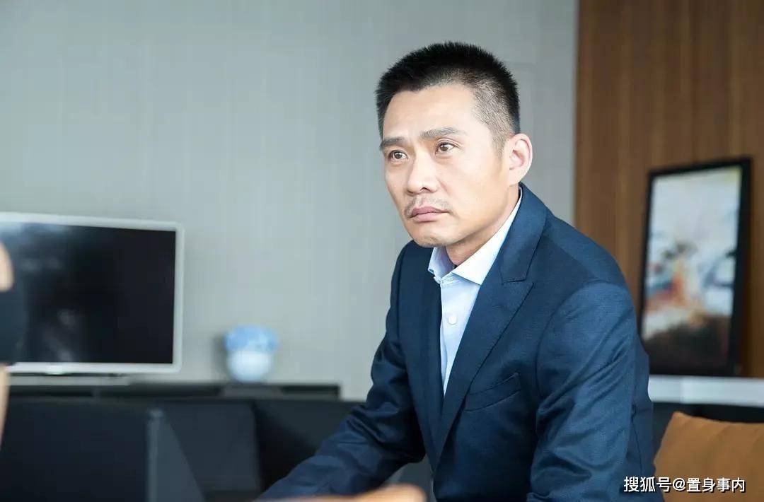 寵老婆23年！帥氣男星「娶上海普女為妻」收入全上交　「全家都把她當寶」讚：魅力在這裡
