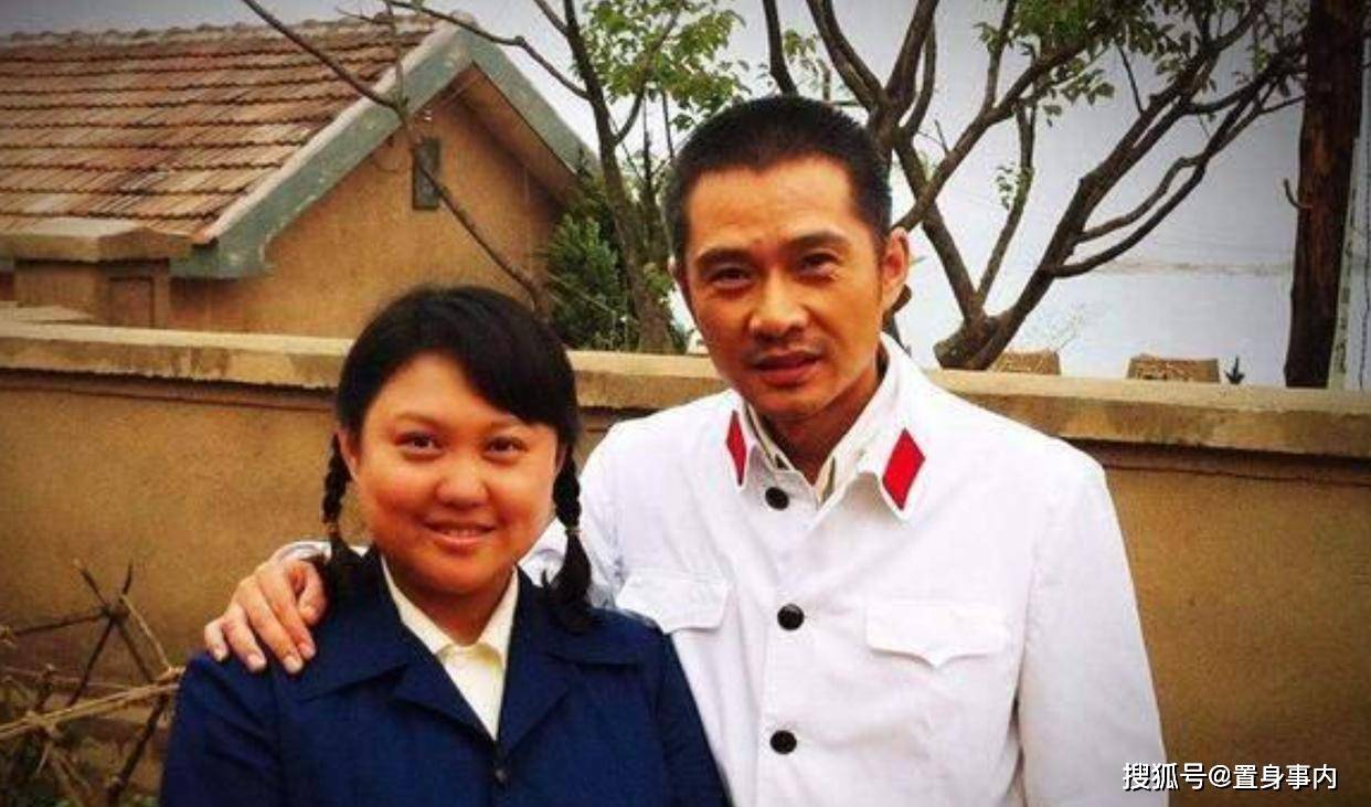 寵老婆23年！帥氣男星「娶上海普女為妻」收入全上交　「全家都把她當寶」讚：魅力在這裡