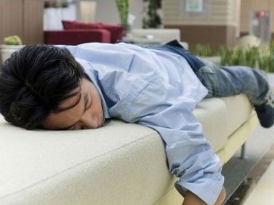 老公太累了！老婆好心「幫做一件事」　竟害47歲夫「小腦梗死」