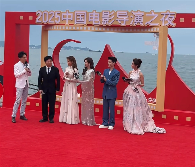 典禮星光熠熠！51歲中國女星「同框46歲台灣女星」紅毯爭艷　網讚嘆「自然老去才是美」：瞬間高下立判