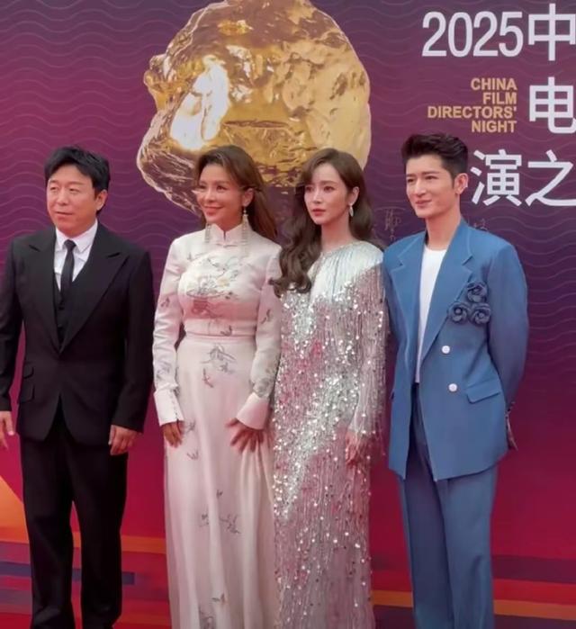 典禮星光熠熠！51歲中國女星「同框46歲台灣女星」紅毯爭艷　網讚嘆「自然老去才是美」：瞬間高下立判