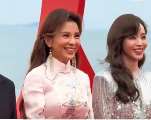 典禮星光熠熠！51歲中國女星「同框46歲台灣女星」紅毯爭艷　網讚嘆「自然老去才是美」：瞬間高下立判