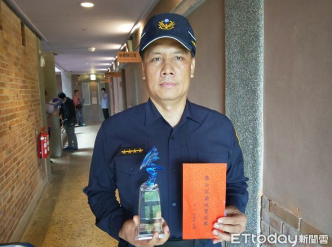 人間菩薩！宜蘭暖警「40年捐出1400萬」圓滿退場　為善不欲人知「養無血緣4小孩長大」