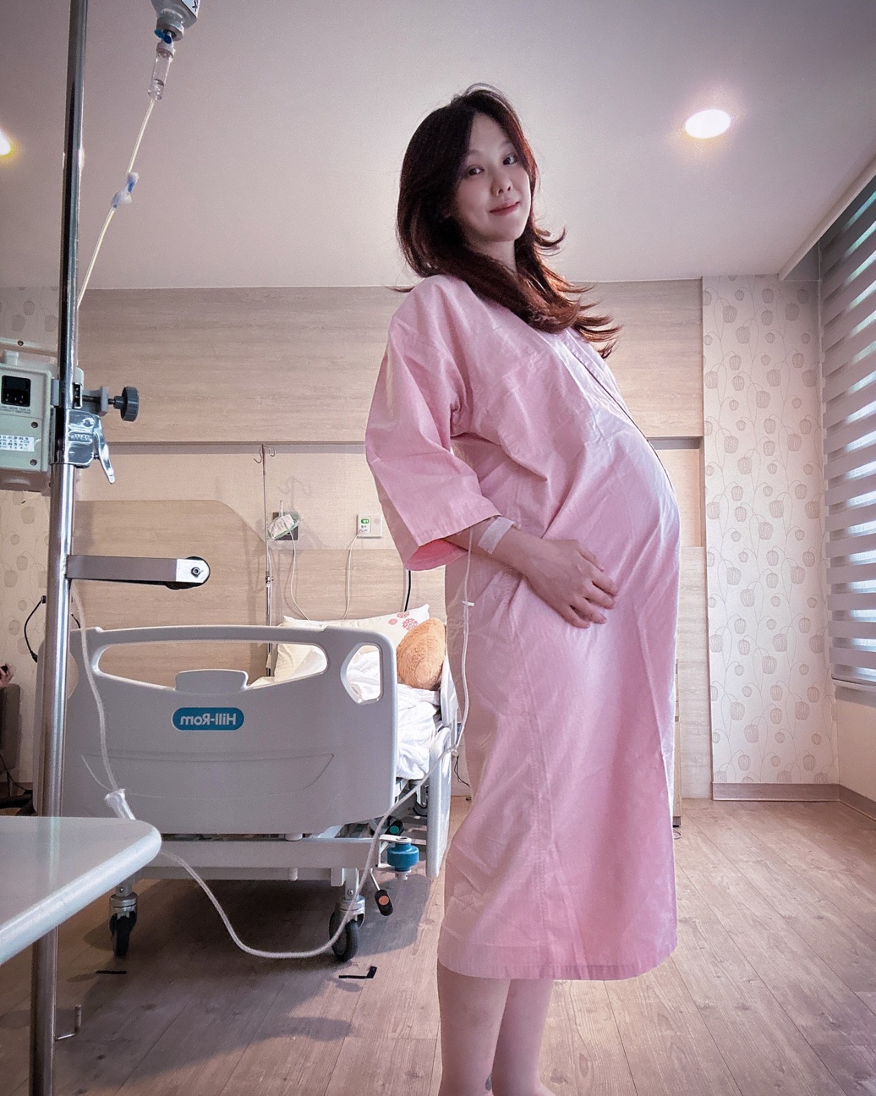 女兒提早報到！38歲女星曝「出現一問題」老公緊跟在側　揭秘辛「醫護驚呼5字」：一聽紅了眼眶