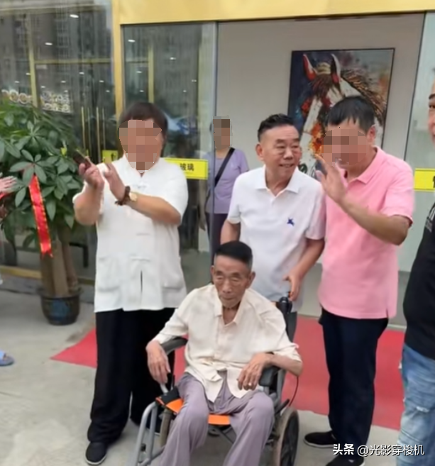 悲痛／資深大咖驟逝！兒遭全網轟「是他害死爸爸」　來不及送別「生前盡孝畫面曝」