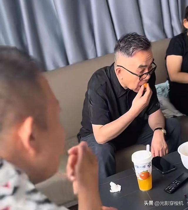 悲痛／資深大咖驟逝！兒遭全網轟「是他害死爸爸」　來不及送別「生前盡孝畫面曝」