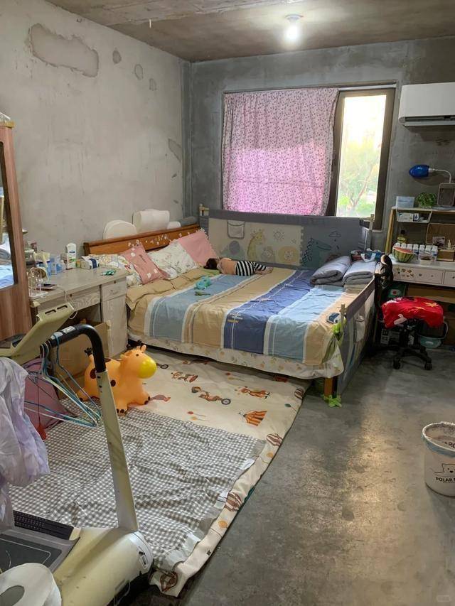 一家三口入住毛胚房！極簡風格「卻無一絲窮酸氣」：細節被讚翻