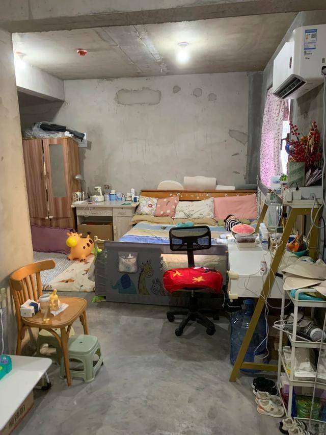 一家三口入住毛胚房！極簡風格「卻無一絲窮酸氣」：細節被讚翻