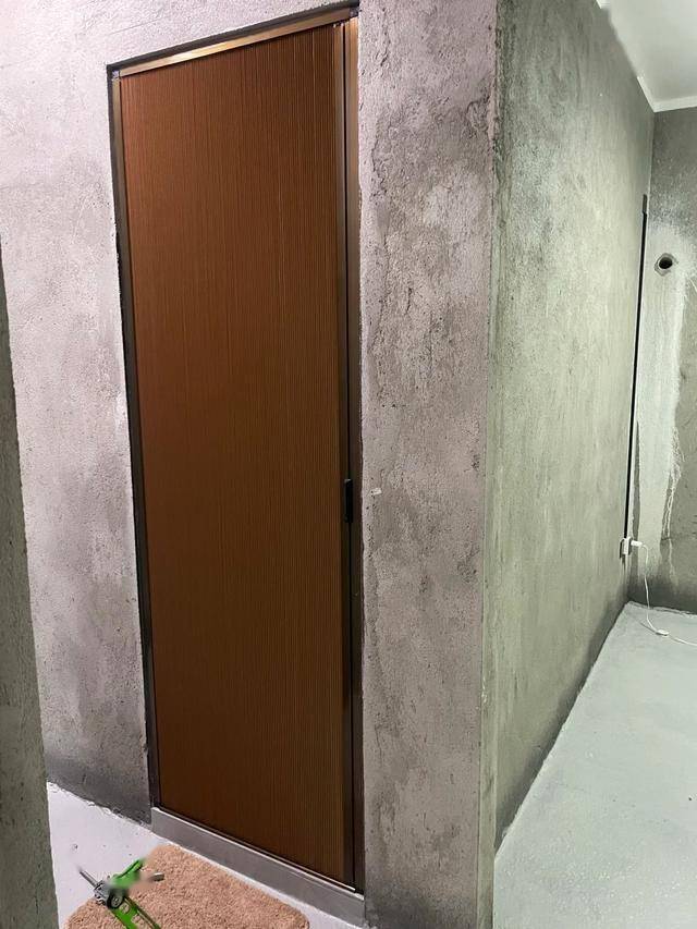 一家三口入住毛胚房！極簡風格「卻無一絲窮酸氣」：細節被讚翻