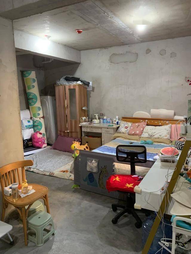 一家三口入住毛胚房！極簡風格「卻無一絲窮酸氣」：細節被讚翻