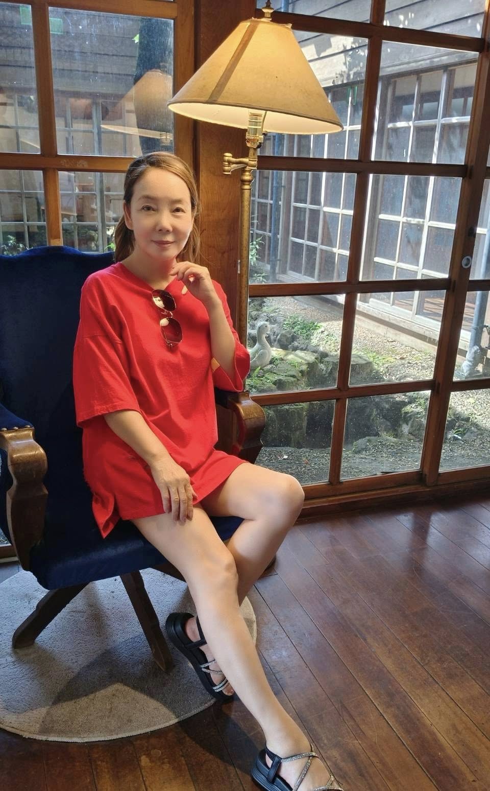 目睹遺體蓋白布！63歲歌壇天后「驚爆住院一週」嘆：走時都一樣　經紀人證實「病況曝光」