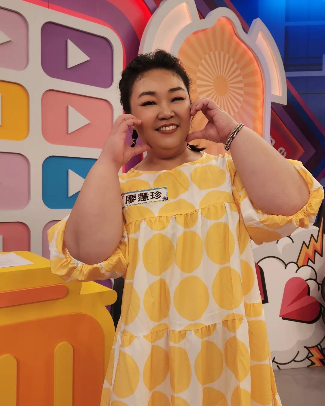 54歲本土女星入院開刀！血流半年「開腹腸沾黏」崩潰：子宮卵巢全摘除