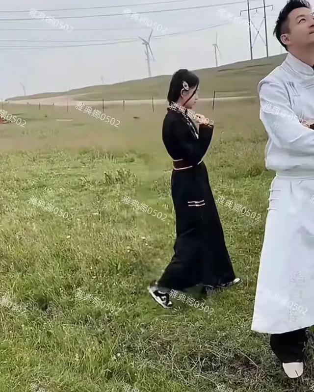 暑假陪兒女旅遊！汪小菲失手「公開11歲小玥兒外貌」照片曝光　粉絲全哭了：「和大S一模一樣...」