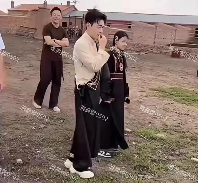 暑假陪兒女旅遊！汪小菲失手「公開11歲小玥兒外貌」照片曝光　粉絲全哭了：「和大S一模一樣...」