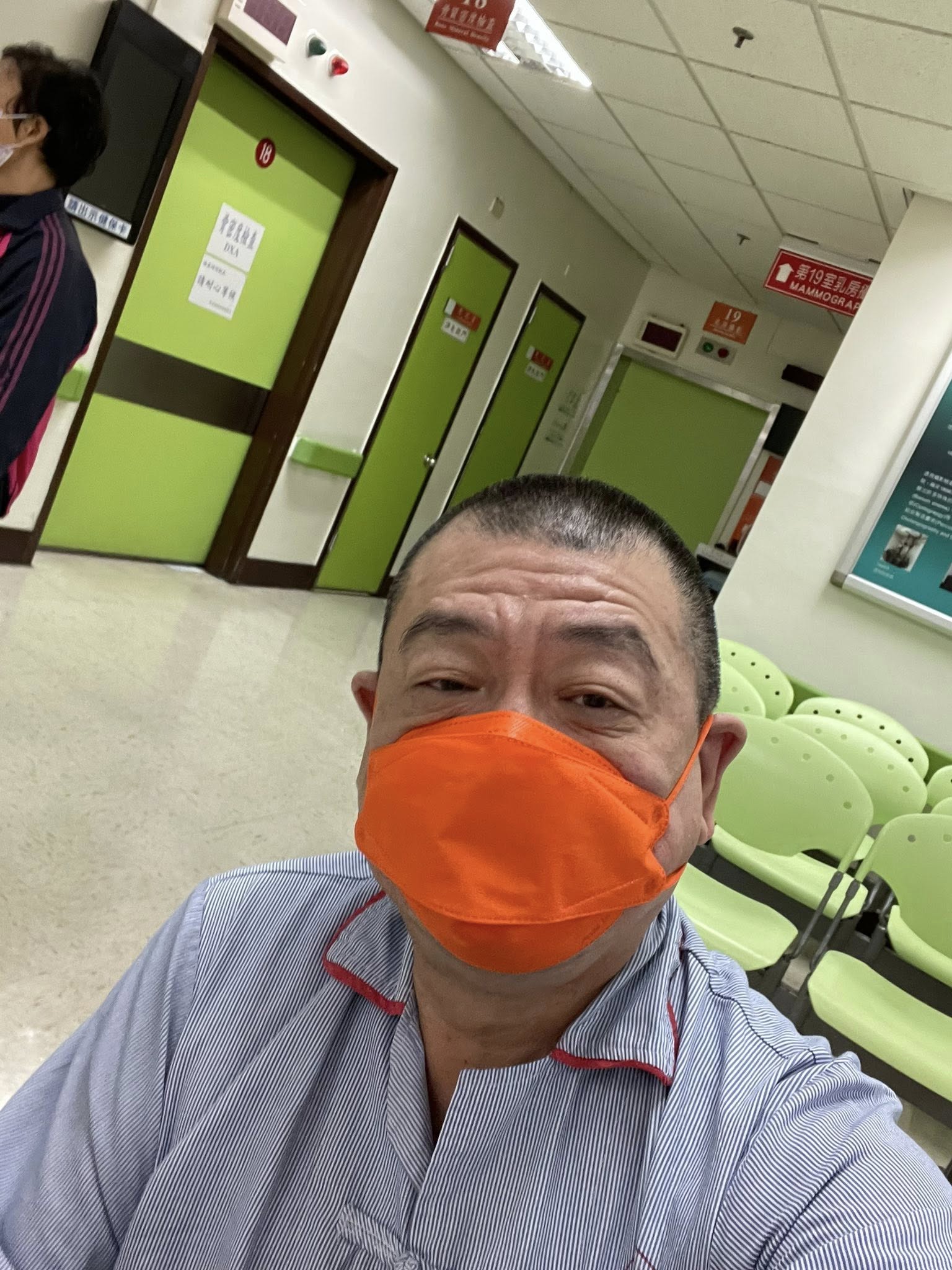 曾罹癌症三期！64歲資深男星「突開刀9小時」病床照曝光　坦言「3億遺產已分好」：想辦法讓我死...