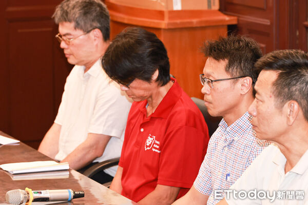 逼抽血換學分！台師大「前國手狠女師」神隱多日出面　當眾痛哭鞠躬：「對不起妳們...」