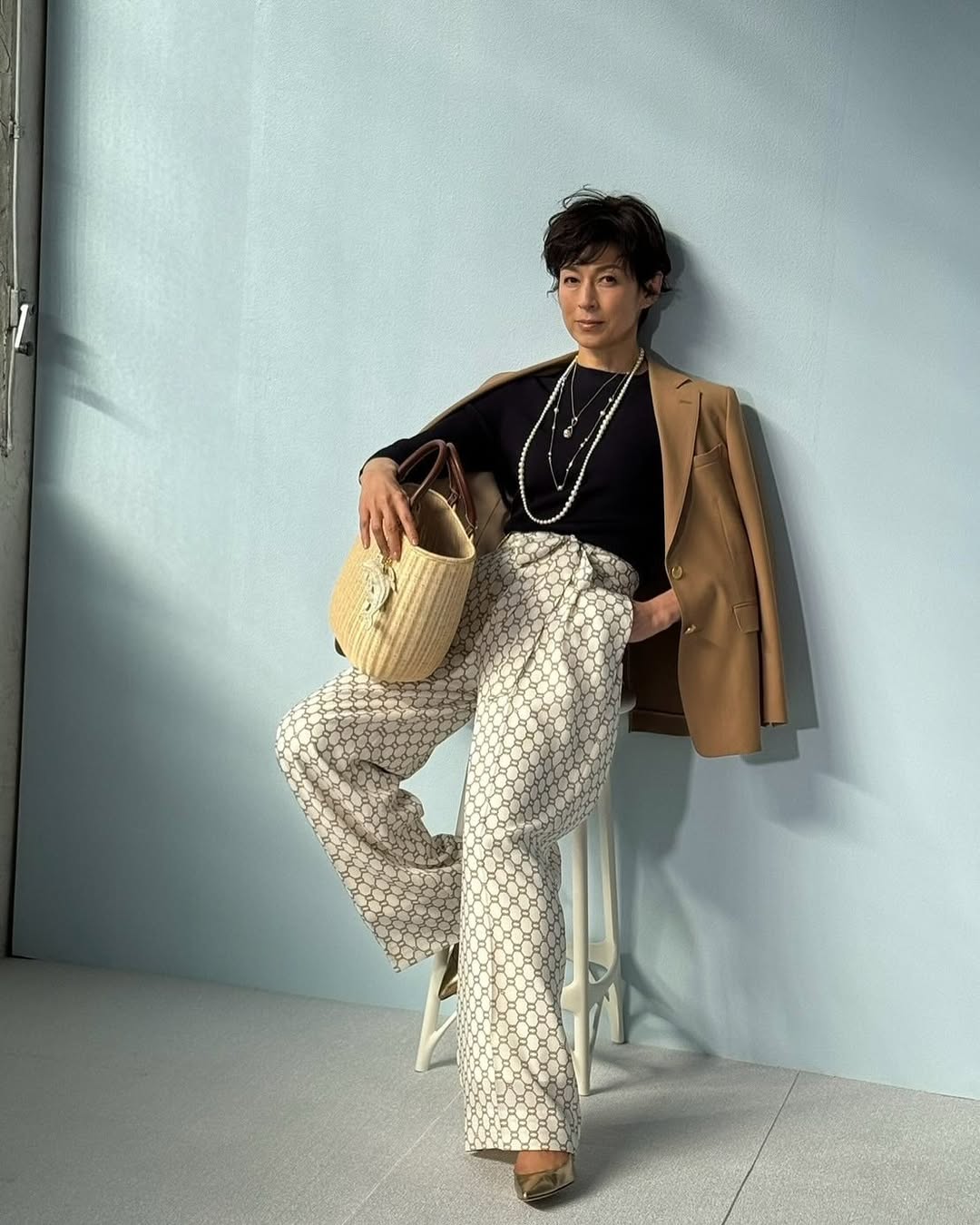 曾是紅遍亞洲「電視劇女神」！為愛背負小三罵名卻「被丈夫控制23年」　58歲「優雅現身被拍到」