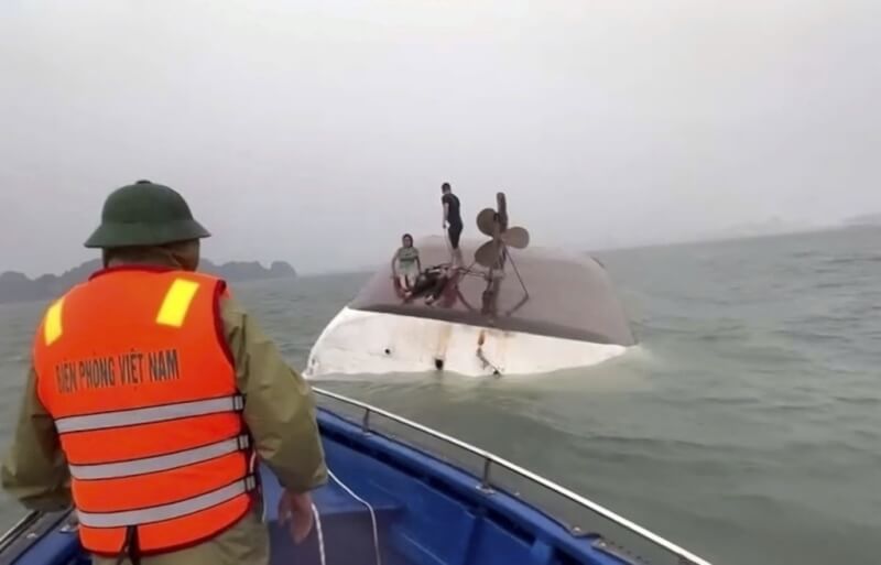 快訊／53人至少37人死亡！倖存女痛哭：「沒辦法救更多人」　300名搜救人員努力搶救中