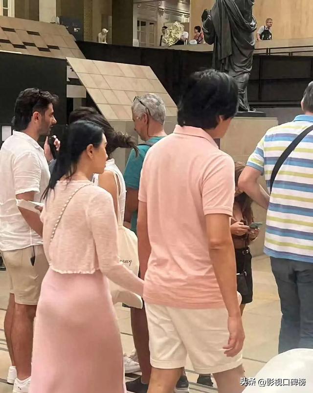 為凍齡每年花幾百萬！台灣不老女神「法國旅遊被偶遇」　浮腫素顏照流出遭酸「濃濃醫美痕跡」