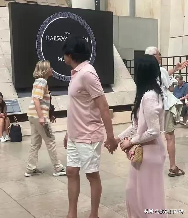為凍齡每年花幾百萬！台灣不老女神「法國旅遊被偶遇」　浮腫素顏照流出遭酸「濃濃醫美痕跡」