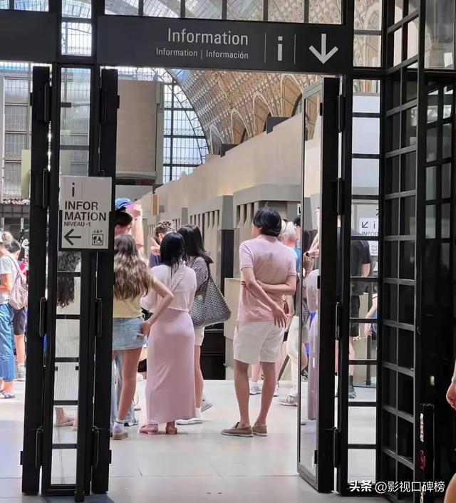 為凍齡每年花幾百萬！台灣不老女神「法國旅遊被偶遇」　浮腫素顏照流出遭酸「濃濃醫美痕跡」