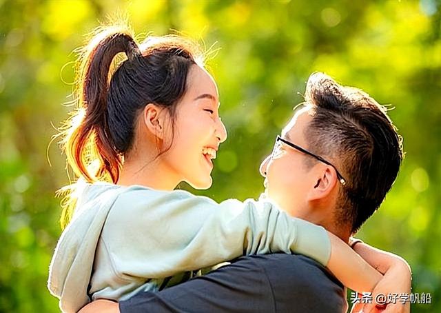 夫妻「最佳年齡差」是多少？不是3歲、也不是5歲...醫生認證「差這歲數都很配」家庭大多幸福❤️