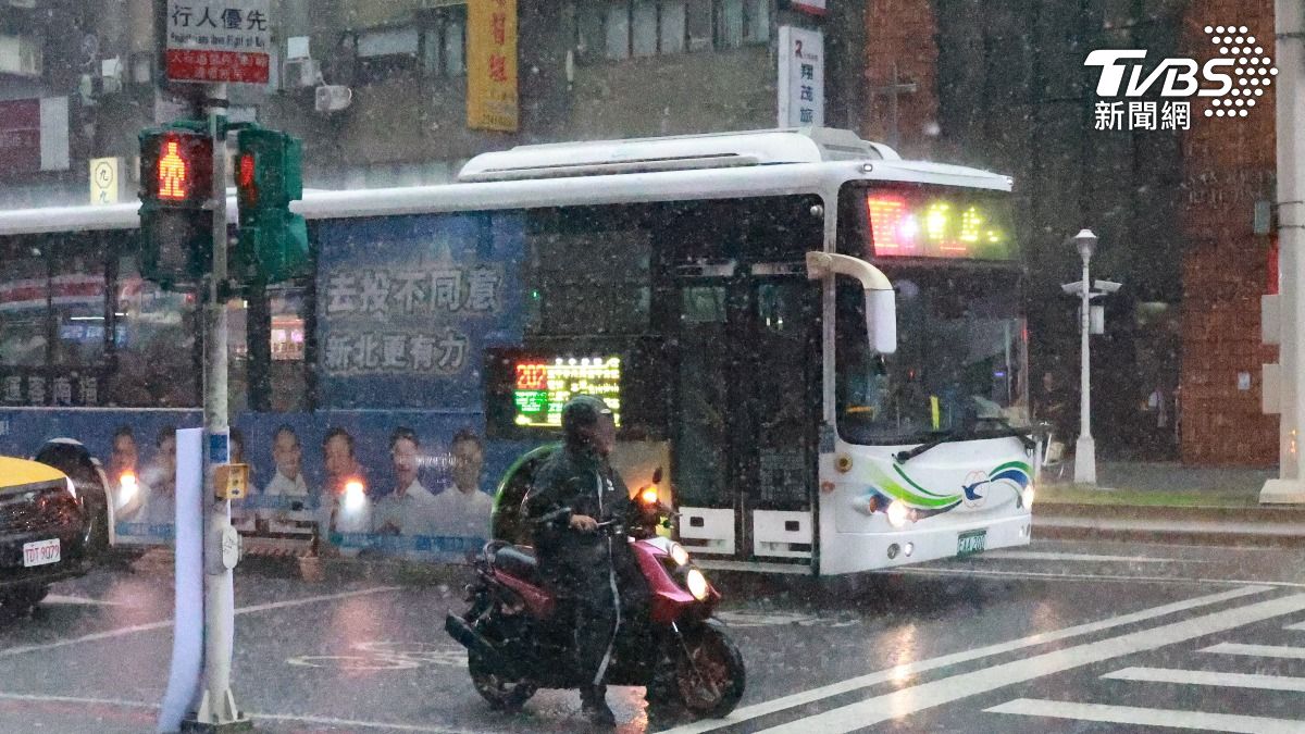 快訊／一週雙颱風！專家曝生成「恐經過台灣北部」　雨彈「連轟3天」全台躲不過