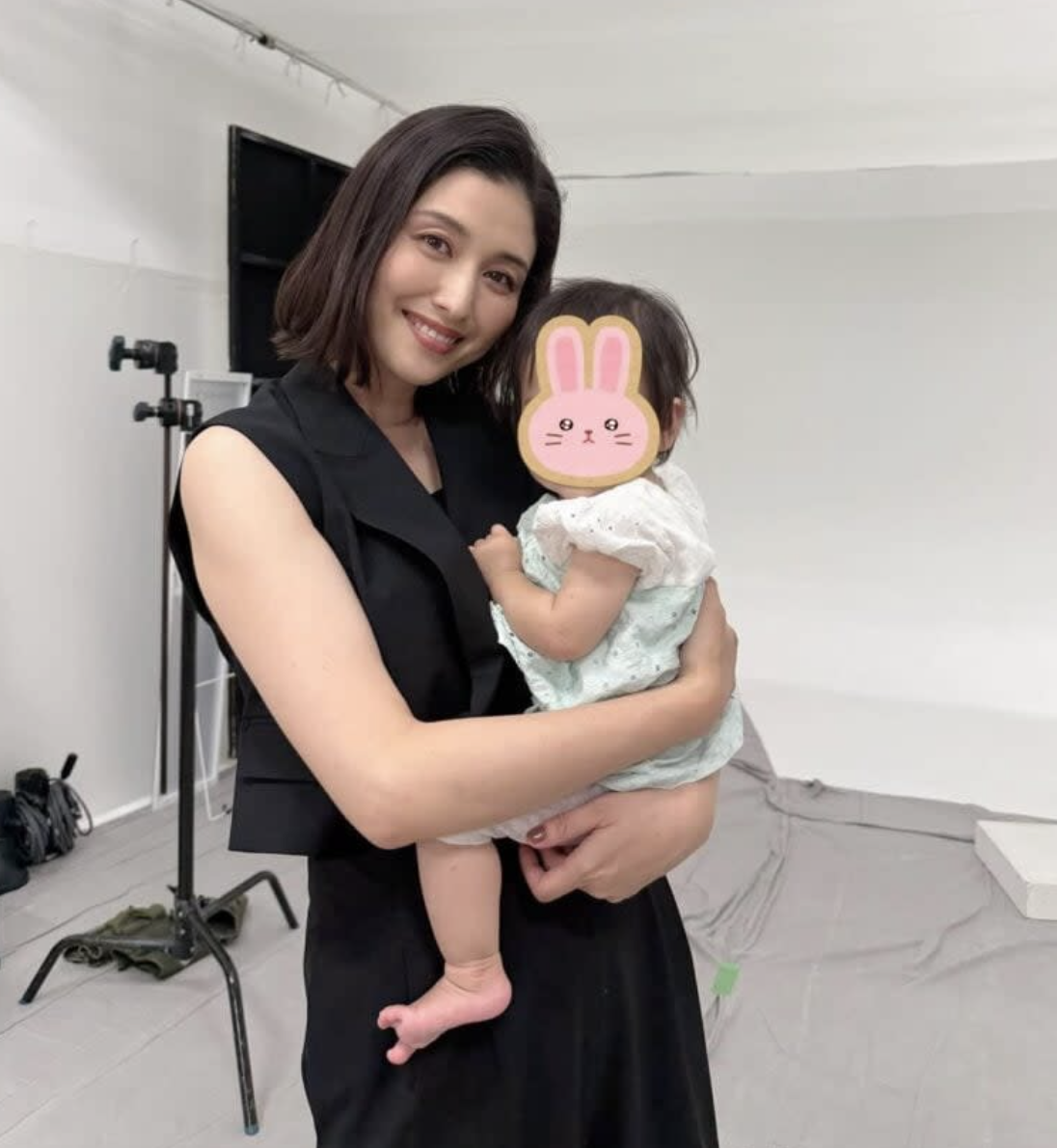 40歲女星嫁醫師「堅持嚴格AA制」！連生產費用都均分「原因曝光」