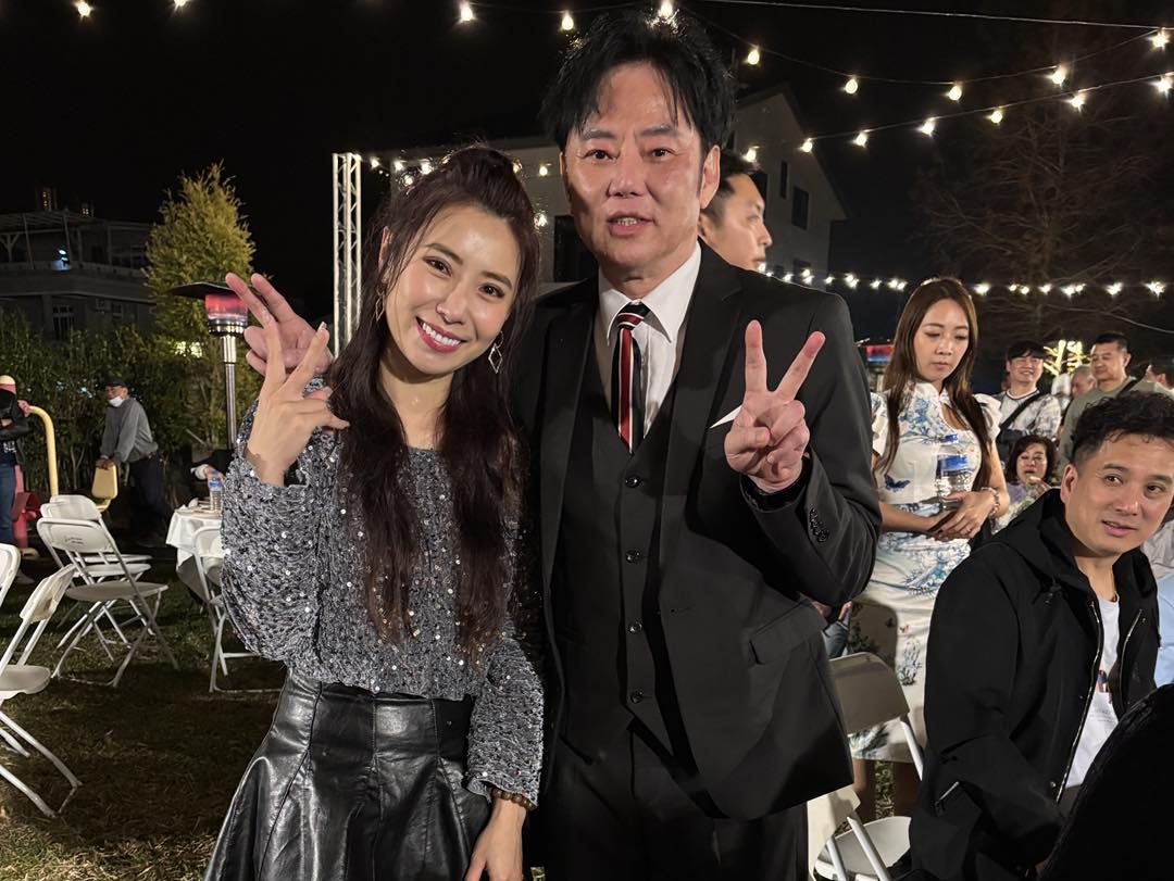 摯愛敗血症病危！本土女歌手鬆口「他裝了葉克膜」　唱一半淚灑舞台「只有手指勉強能動」