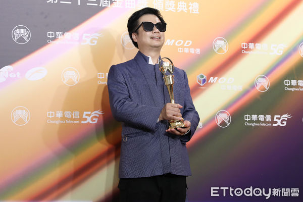 48歲台語歌王「表態挺罷免」！出面喊話「我罷免我驕傲」：拒絕當中國人