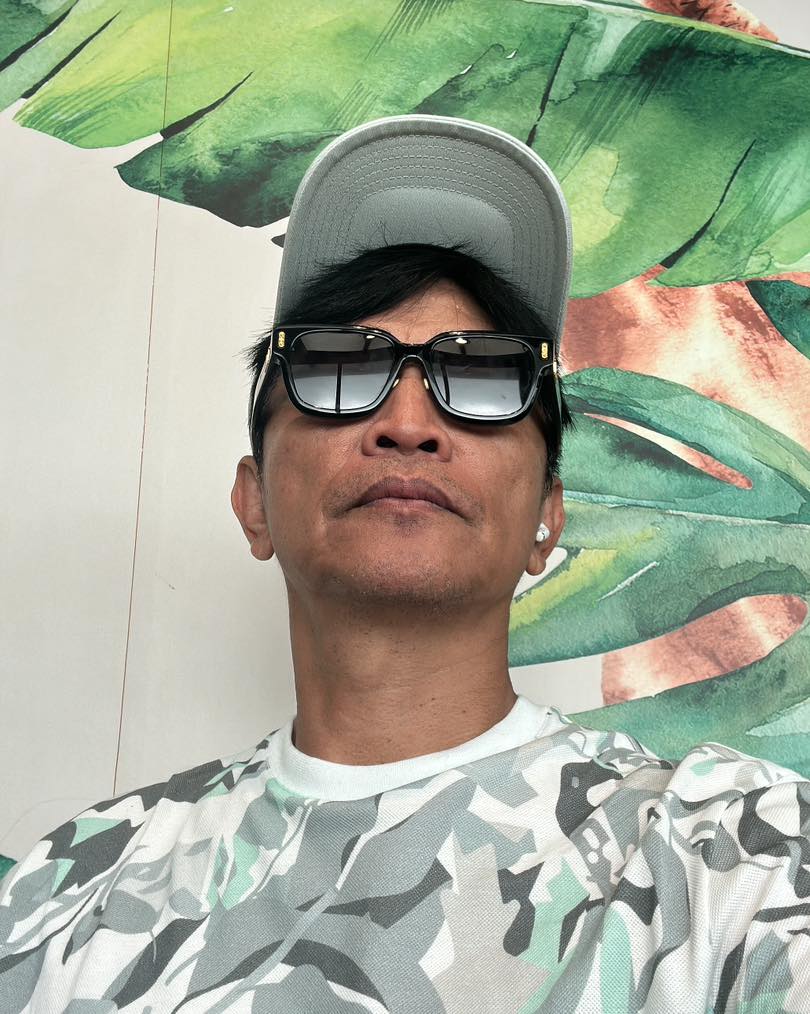 機門快關「吳宗憲突現身經濟艙」！親民1舉動他讚：最沒架子的藝人