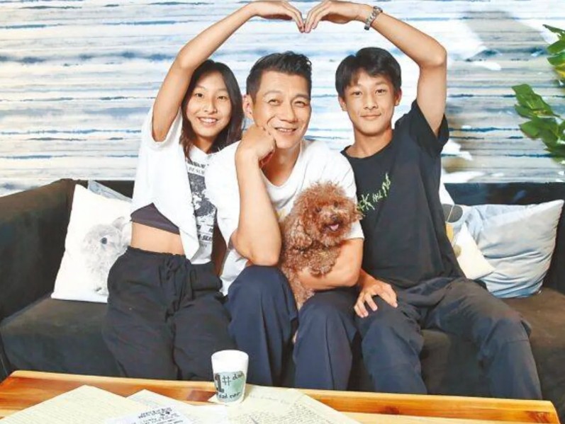 結婚22年！52歲聶雲驚吐「剩自己獨居老人」　為全家人「1年燒500萬」身體出狀況了