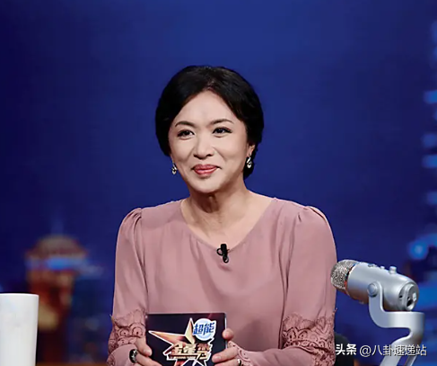 節目突遭停播！57歲變性女星「出事後逃到國外」消失半年　街頭被巧遇「面相大不如前」...