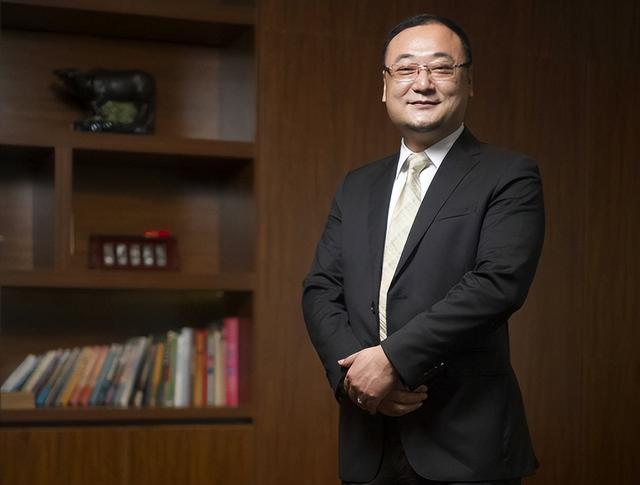 最新／知名公司董事長「驚傳跳樓輕生」！一堆人找上門怒吼：全都是陰謀