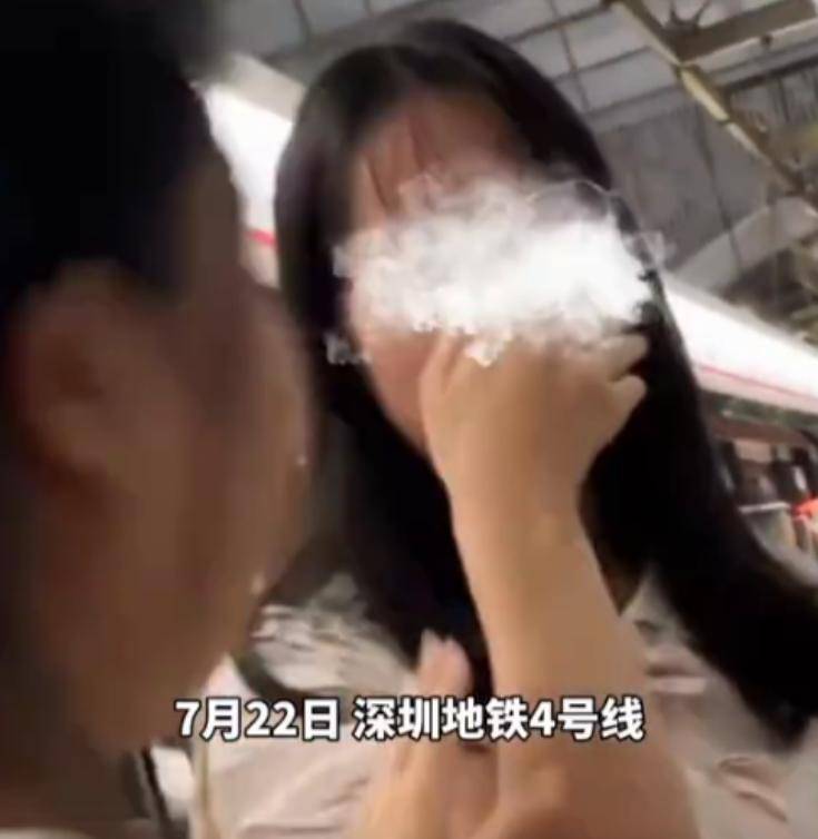 老婦人逼讓座地鐵辱罵乘客！連孫子都嫌丟臉「捂耳朵不敢聽」