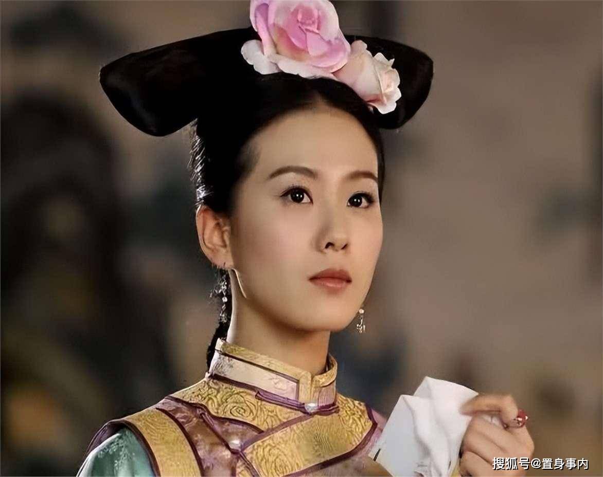 息影多年復出！75歲資深影后「滿臉僵硬賣萌」慘遭群嘲　一近看「皺皮垂滿臉」網嘆：已不復當年...