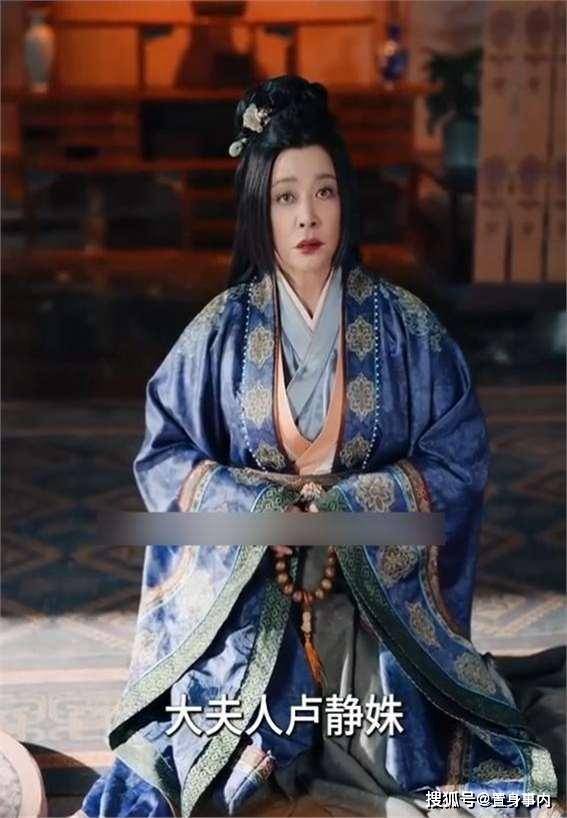 息影多年復出！75歲資深影后「滿臉僵硬賣萌」慘遭群嘲　一近看「皺皮垂滿臉」網嘆：已不復當年...