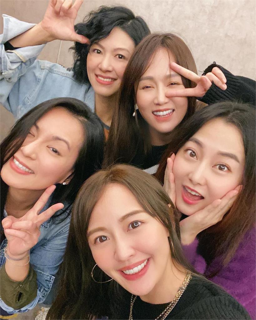 消失演藝圈數十年！昔日當紅女星「轉行變4公司CEO」　曝驚人現況：「忙到看手機時間都沒有...」　