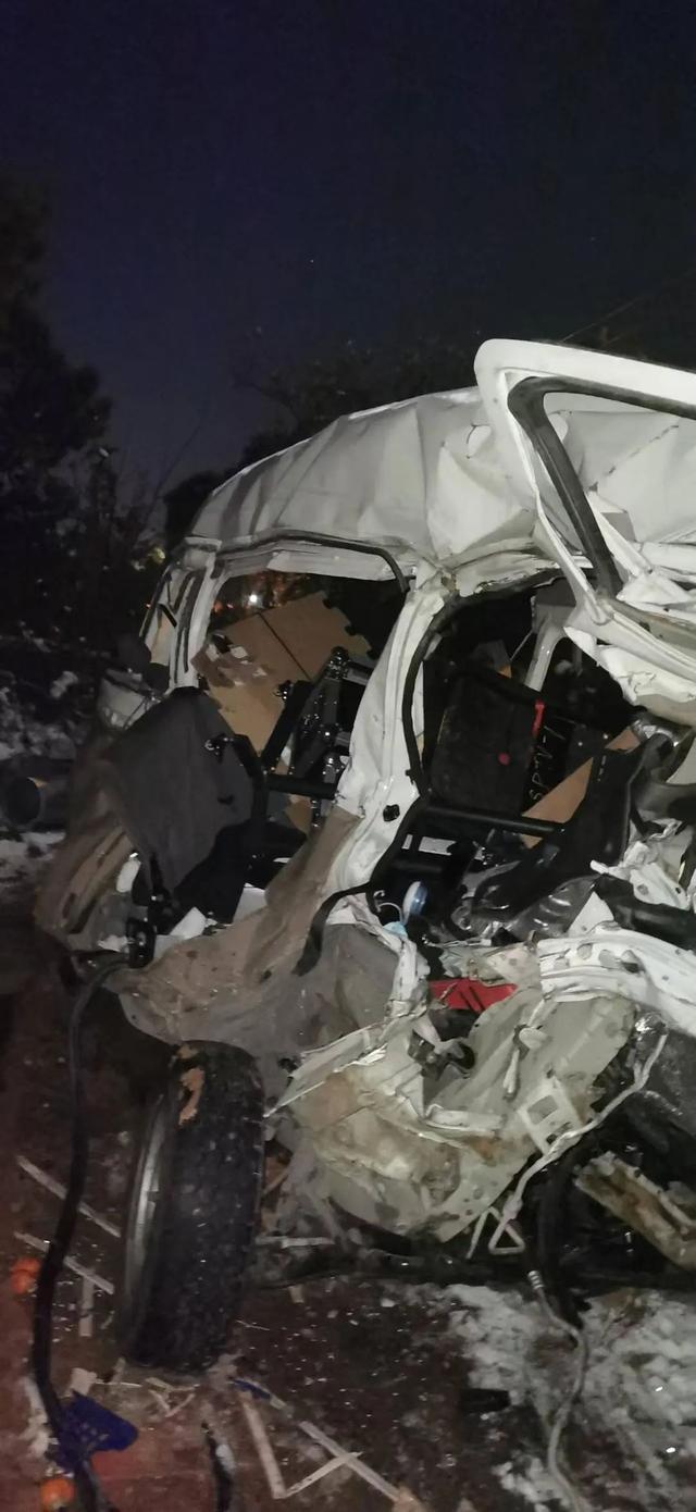 出差遇車禍！驚傳「3死2傷」全是家中獨子　家屬悲慟「公司安排太緊湊」：倖存反而是種罪