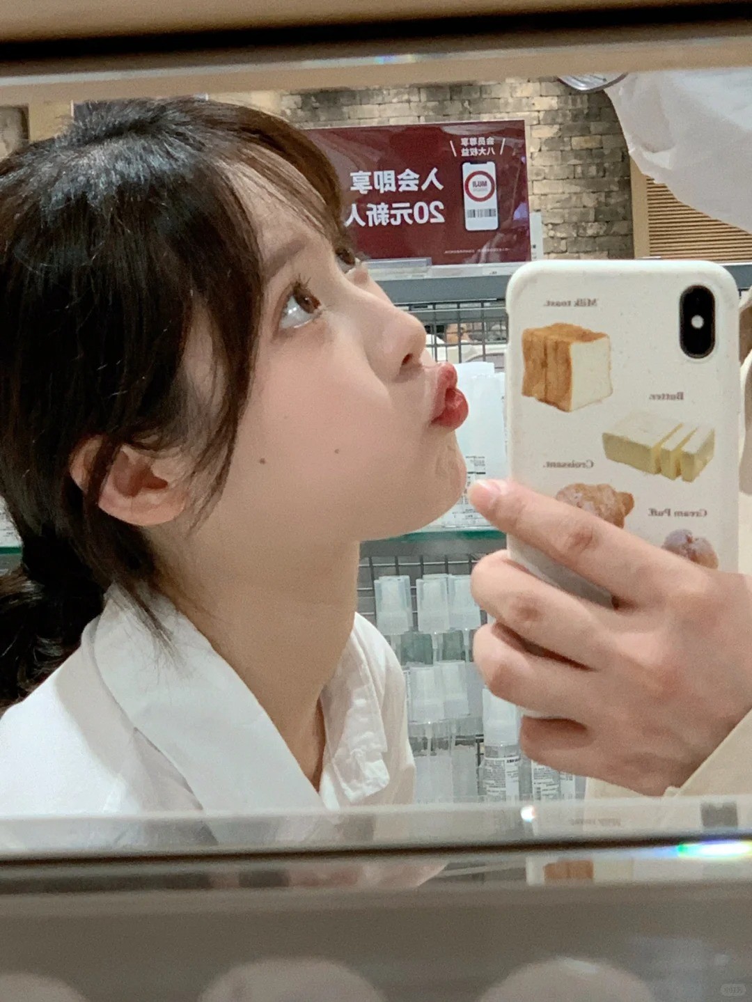 融化人心的笑容！無印良品遇見「慵懶感口罩美女」　被挖出「清新絕美真面目」網全瘋狂