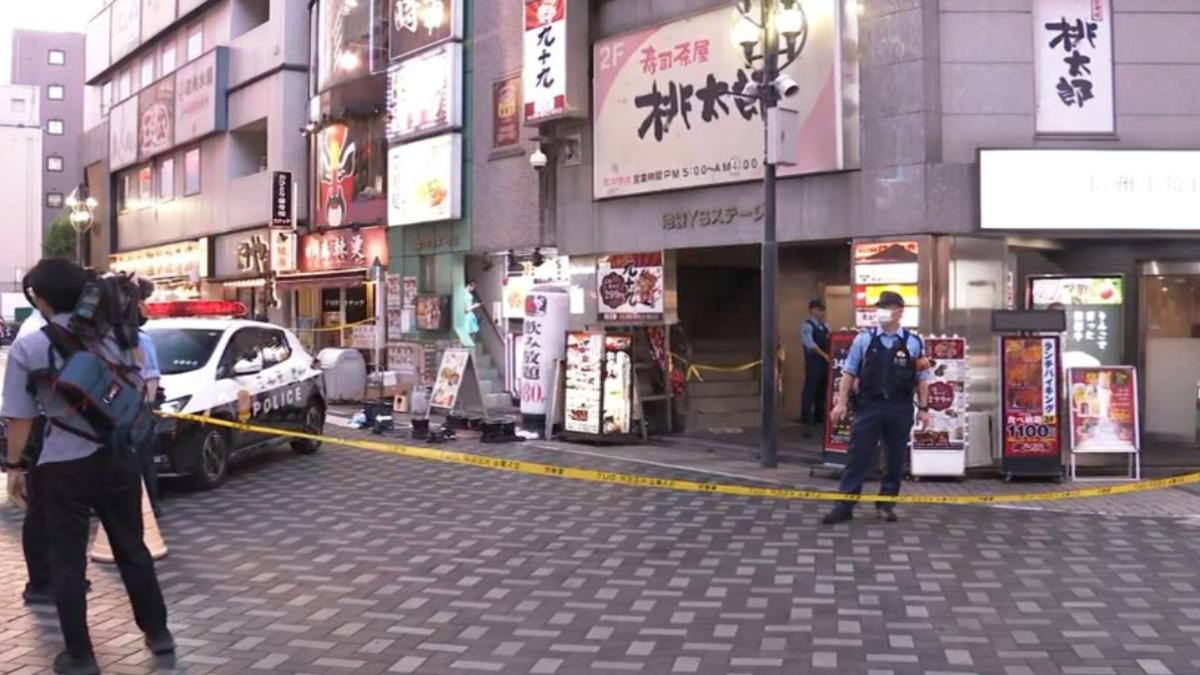 恐怖！下午時分爆「隨機砍人」男滿地血不治　兇手走進警局：我殺人了