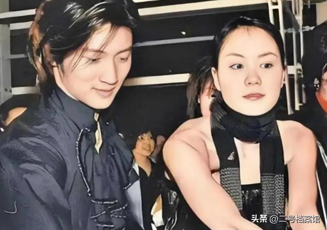 慈眉善目拜佛！56歲王菲戴頭巾「被拍到臉部浮腫」　網驚覺「她面相全變了」：內幕不單純...