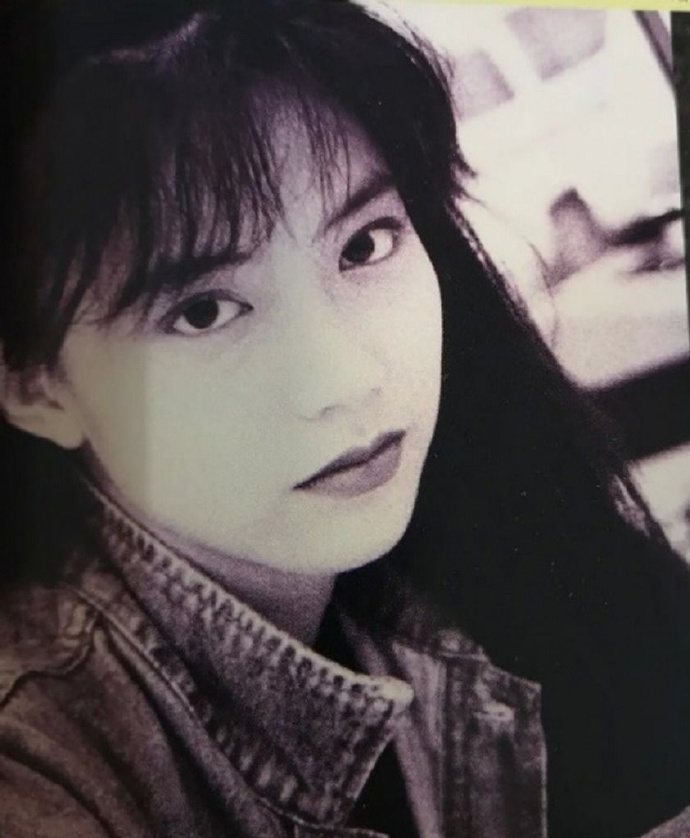 伺候謝霆鋒23年！她當年分手「挺大肚未婚生子」　今53歲「首公開愛女」美如姊妹花
