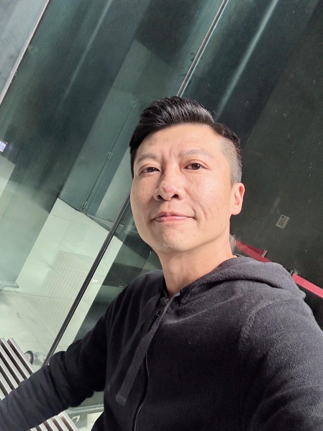 才爆出離婚！45歲台語歌王「無預警離開」　坦言「最對不起孩子們」黯然收攤