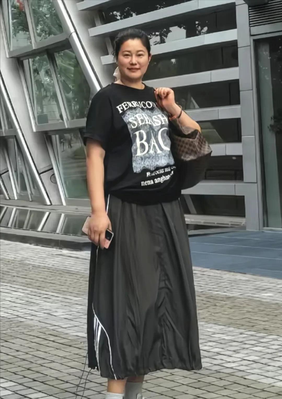 冷豔女神變大媽！她消失9年「發福崩壞認不出」　被嘲「像摔跤選手」知情人曝：才剛走出來