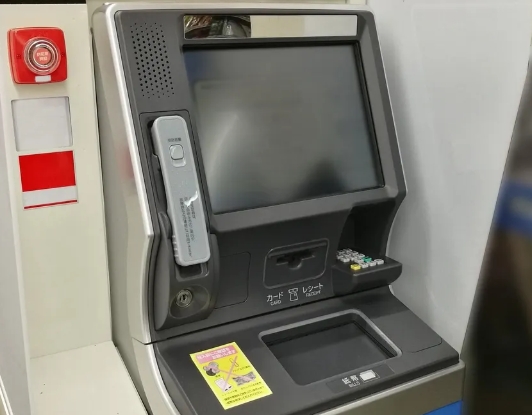 ATM新制上路！八大銀行「宣布新規定」　沒注意「有錢也領不出來」