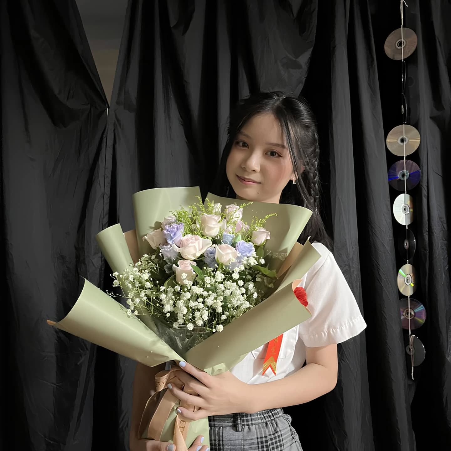 超Q童星長大了！喬喬18歲「穿破洞衣跳熱舞」美照曝光　宣布「考上第一志願」：開心到在床上滾