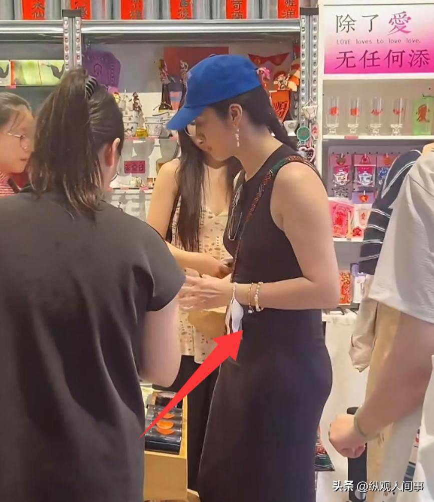 巧遇45歲大咖女星！素顏出遊「被酸以為村裡大媽」　一轉身「身材明顯腫一圈」眾人認不出